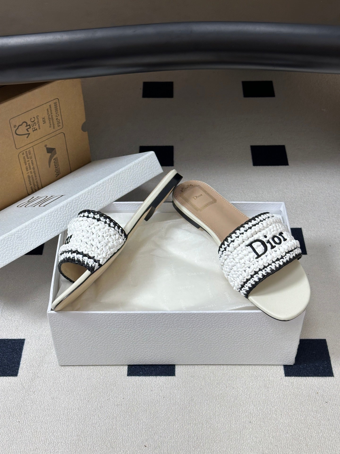 DIOR 26S FLAT SLIDE SANDALS IN IVORY WHITE RAFFIA