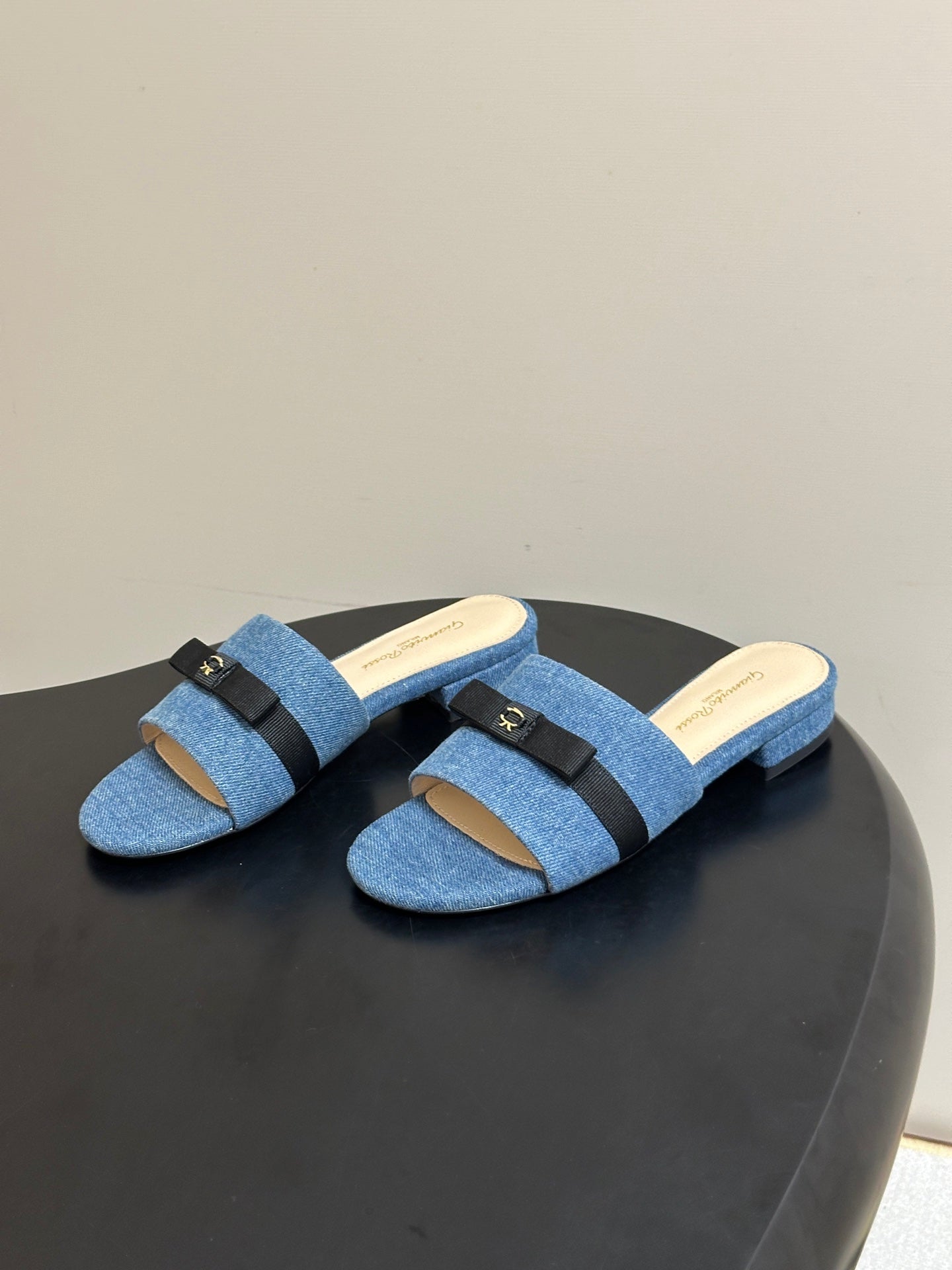 GIANVITO ROSSI 26S SLIDES IN BLUE DENIM