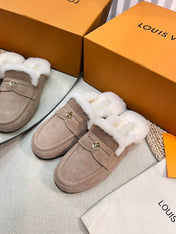 LV COSY FLAT COMFORT CLOG IN MEDIUM BROWN SUEDE AND SHEARLING LINING