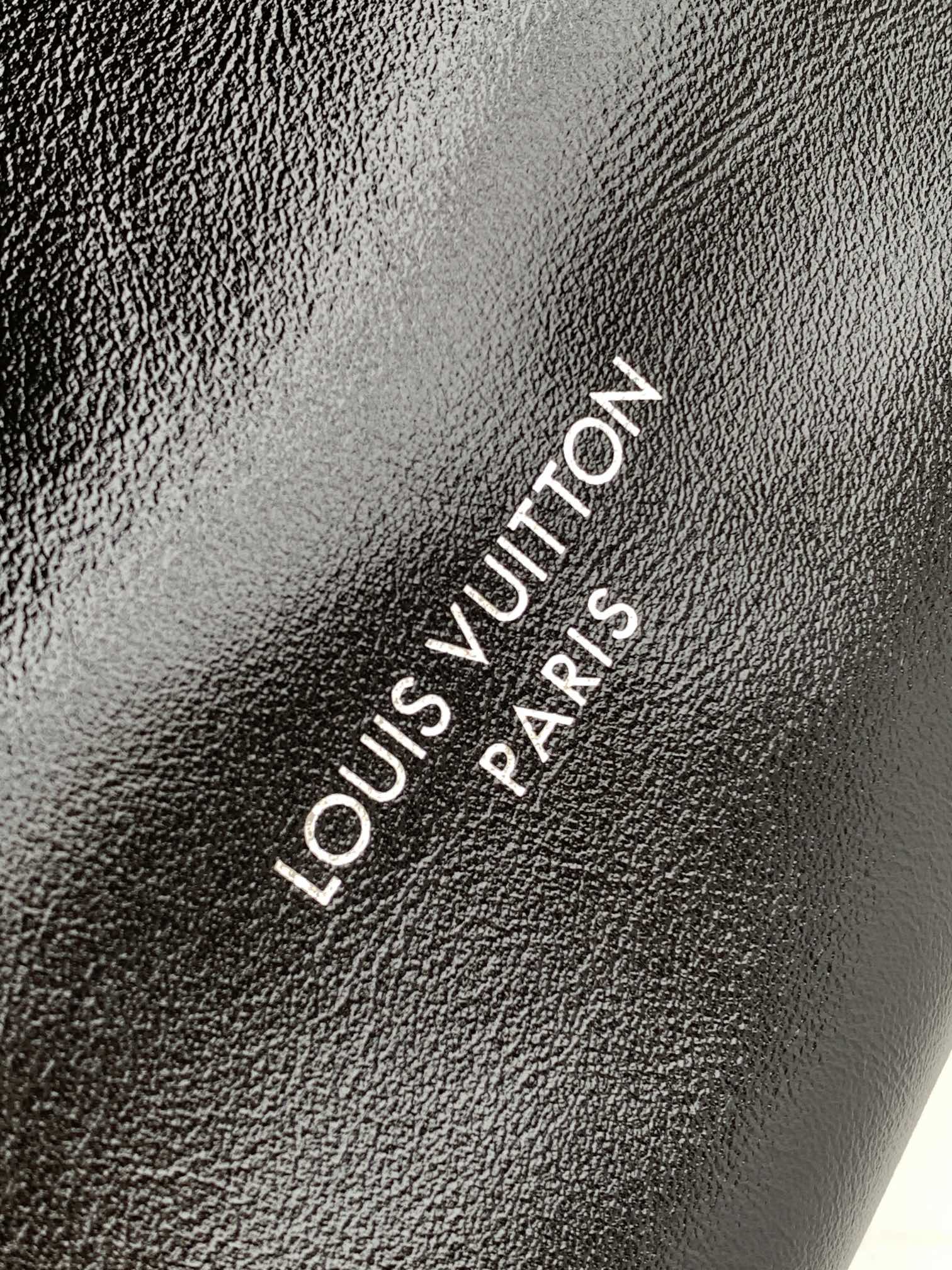 CARRYALL VIBE BAG 39 IN BLACK LAMBSKIN MONOGRAM PATTERN