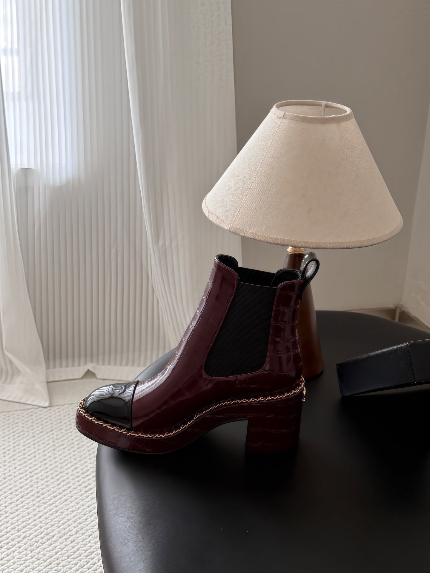 CHANEL 26S CHELSEA ANKLE BOOTS 70 MM IN BURGUNDY EMBOSSED AND BLACK PATENT