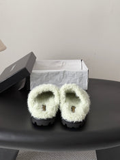 CHANEL 26S SLIDE SANDALS IN IVORY SHEARLING UPPER AND LINING WITH BLACK CC LOGO