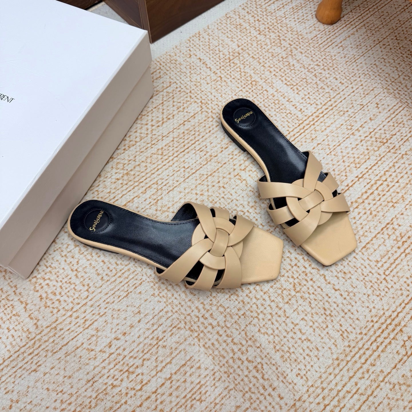 YSL 26S FLAT MULE SANDALS IN BEIGE CALFSKIN