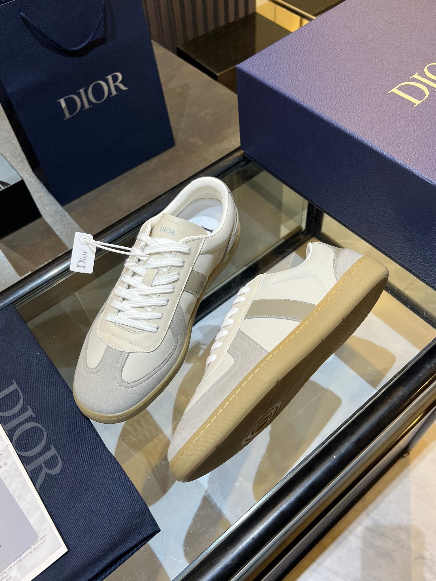 DIOR 26S B01 MATCHPOINT SNEAKER IN GRAY AND WHITE CALFSKIN WITH GRAY SUEDE