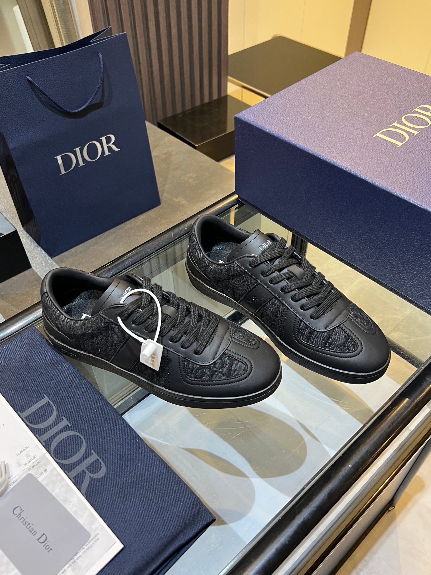 DIOR 26S LOW-TOP SNEAKERS IN BLACK DIOR OBLIQUE JACQUARD AND CALFSKIN