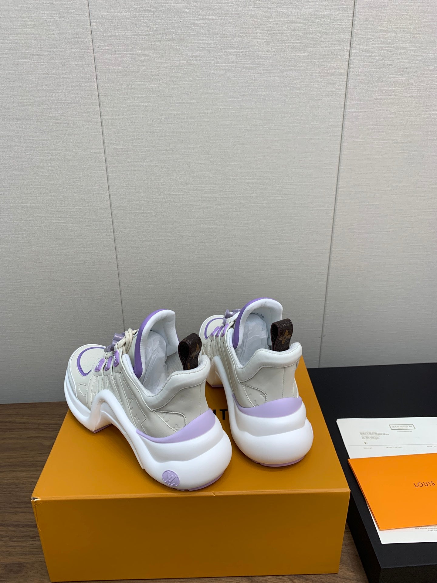 LV ARCHLIGHT SNEAKER BEIGE MIX VIOLET CALFSKIN