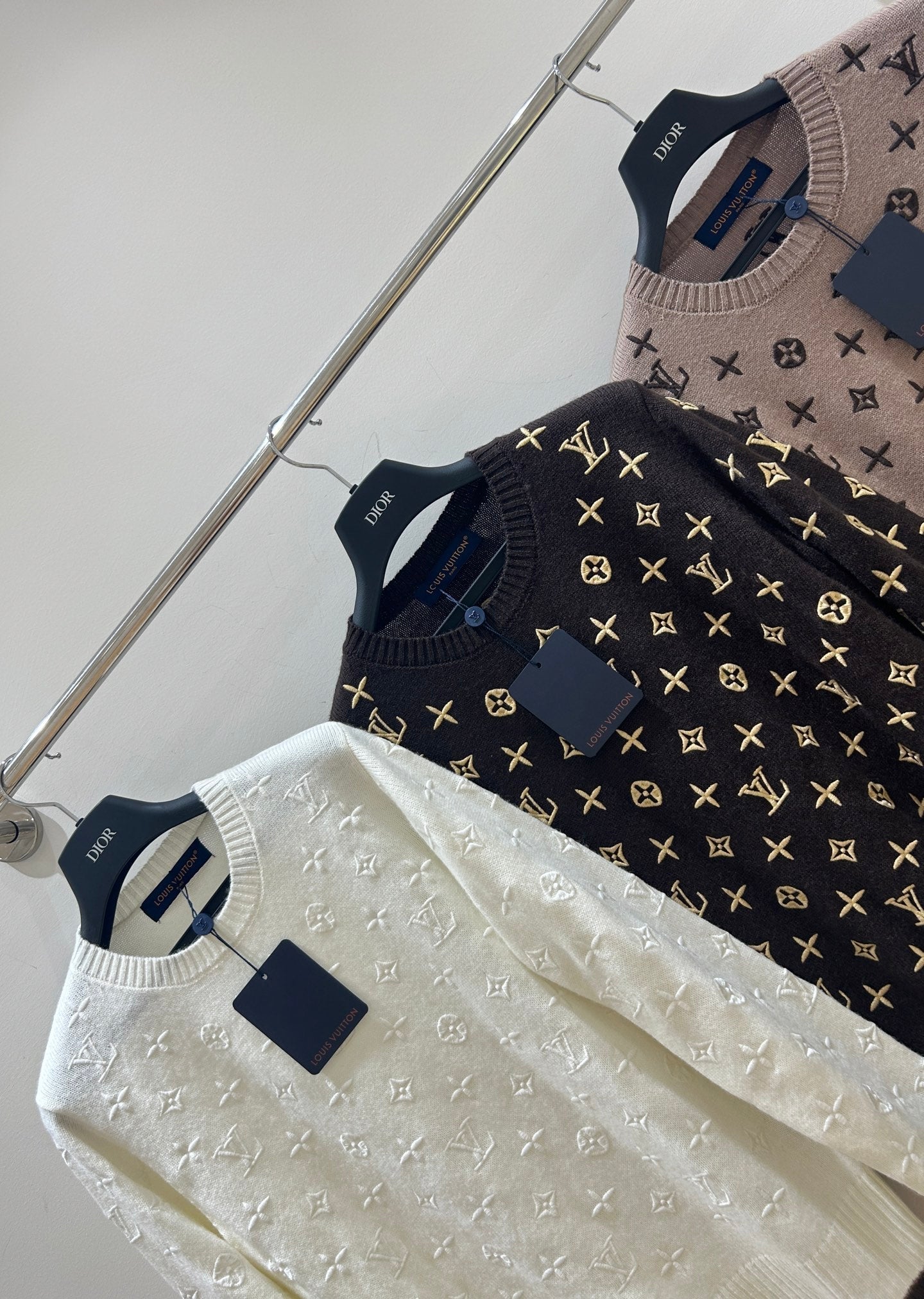 LV 25S SWEATER 0115