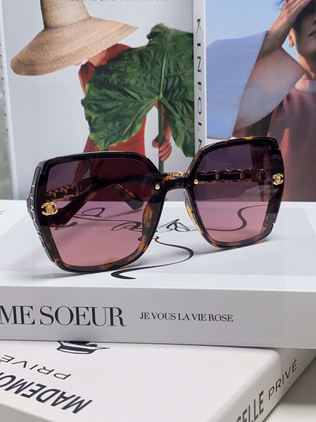 CHANEL 26S SQUARE FRAME IN ACETATE 404621
