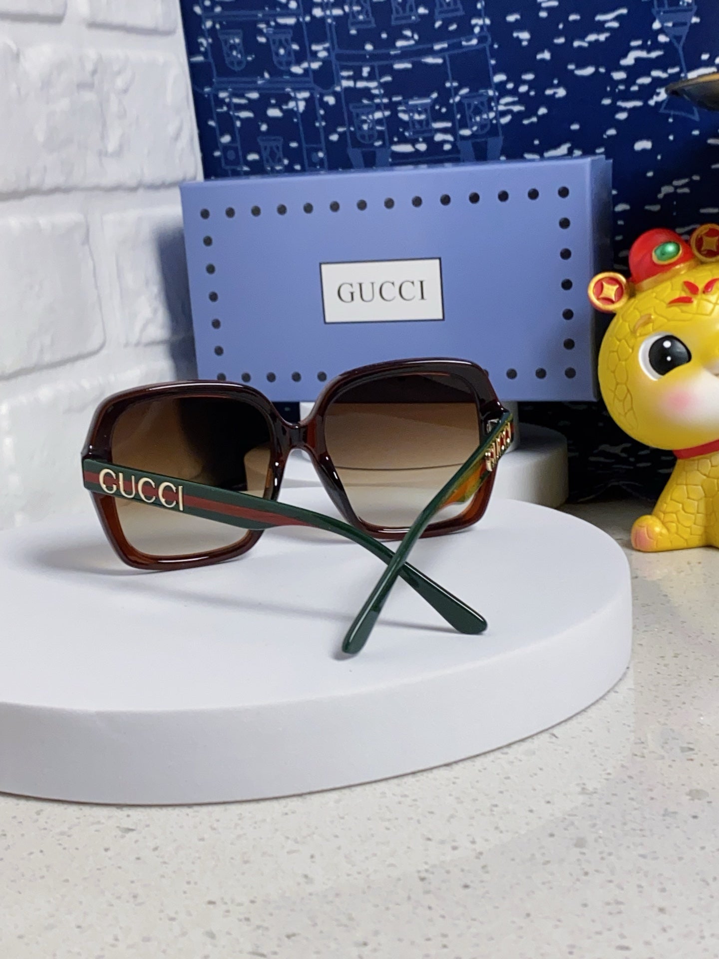 GUCCI 26S SQUARE FRAME IN ACETATE 424621