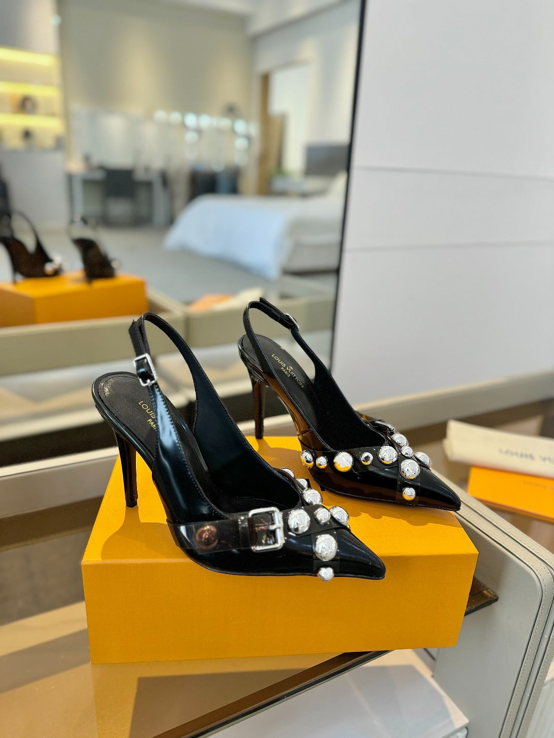 HIGH HEELS 95 MM IN BLACK PATENT CALFSKIN WITH CRYSTALS