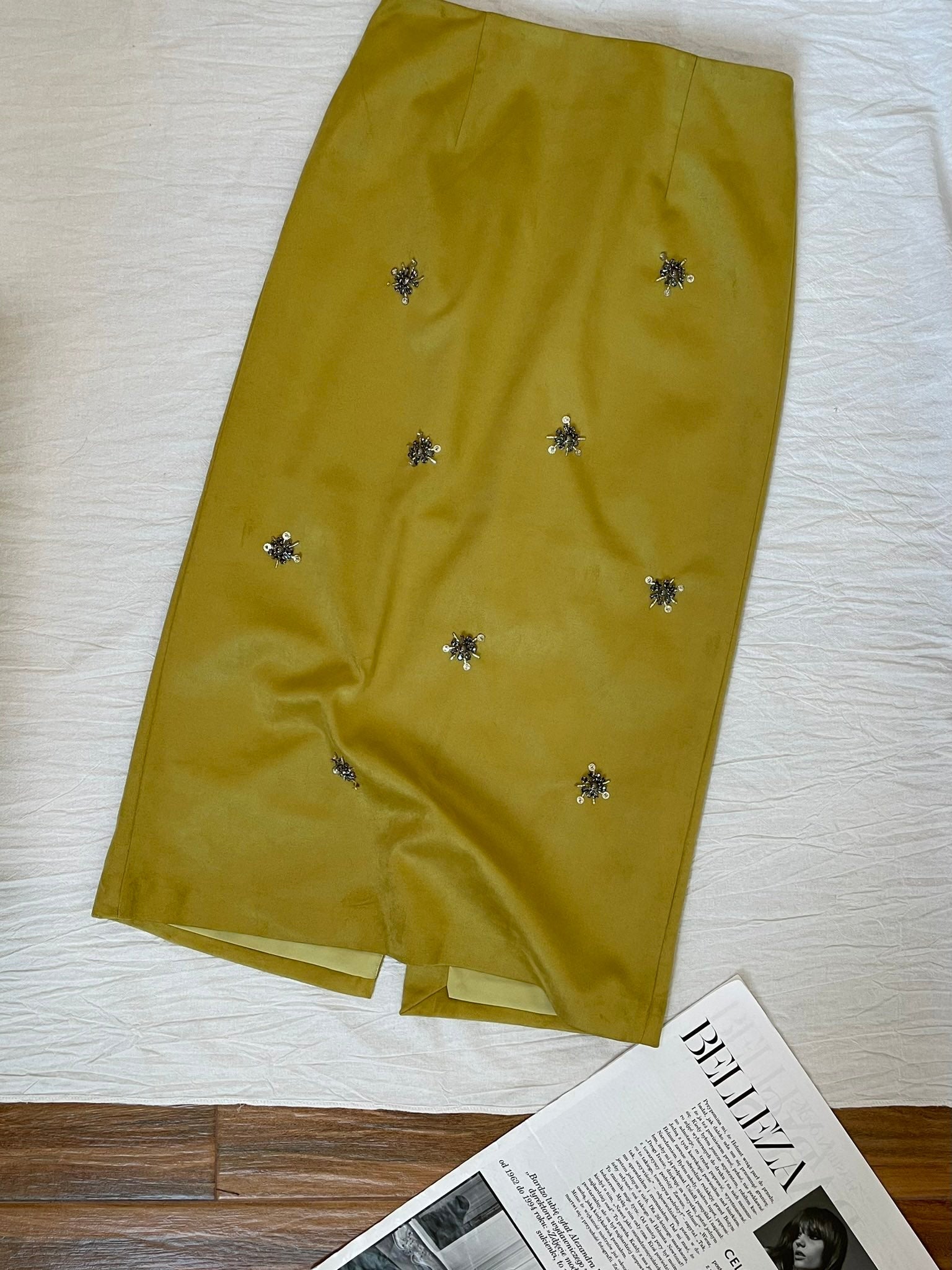 PRADA 25S SUEDE MIDI SKIRT 561