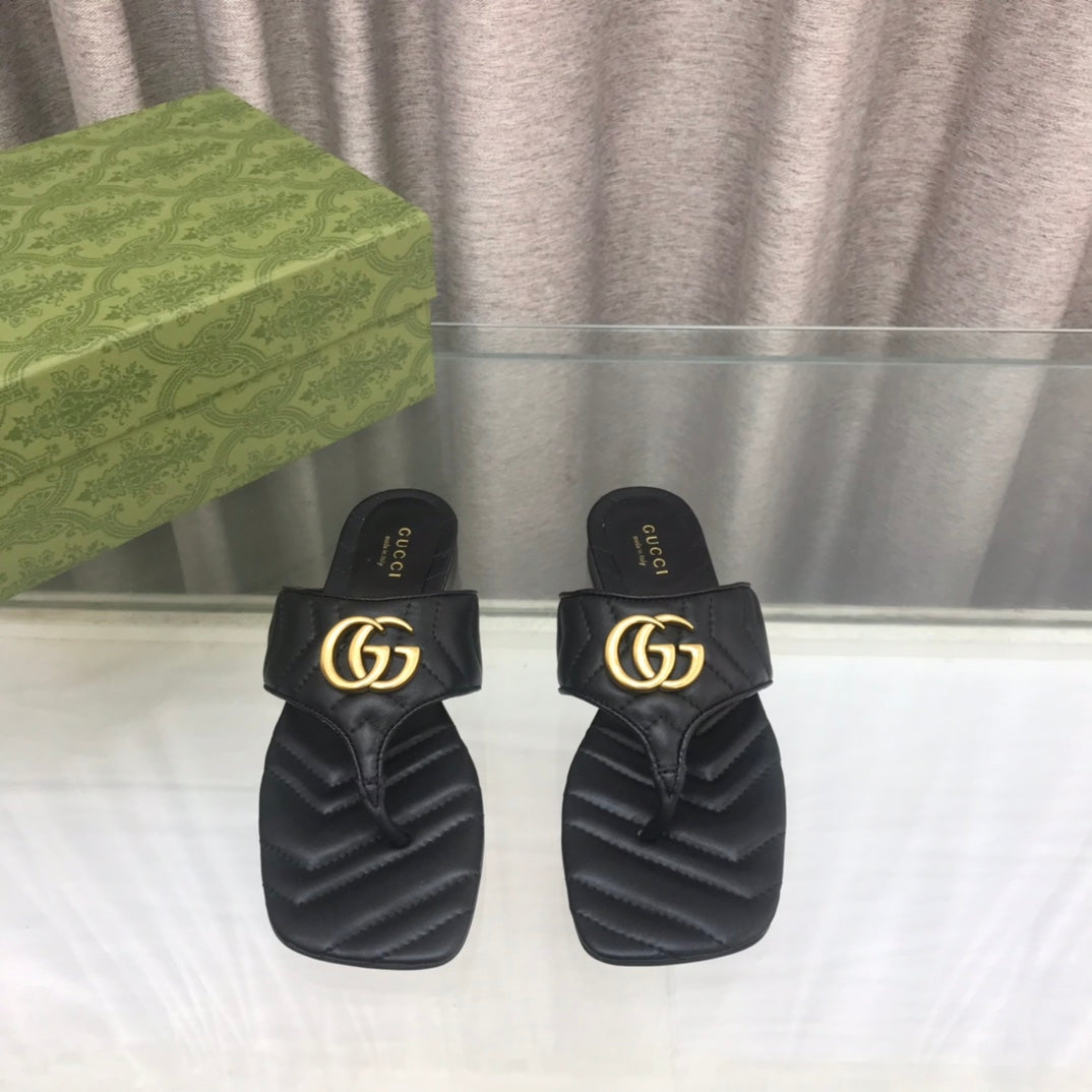 GG  marmont logo - embellished mattelasse leather sandal in black