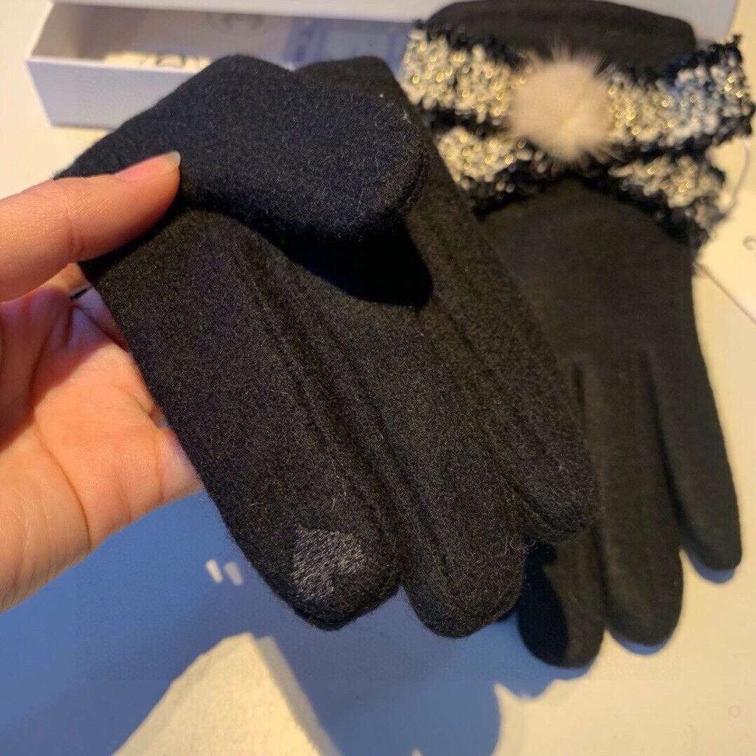 GLOVES IN BLACK WOOL 420536