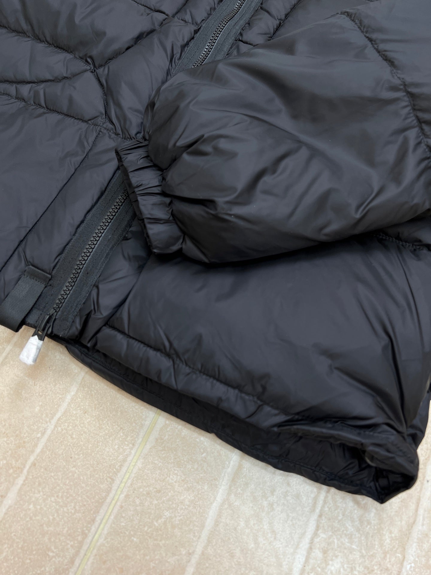 MONCLER 25S DOWN JACKET 481