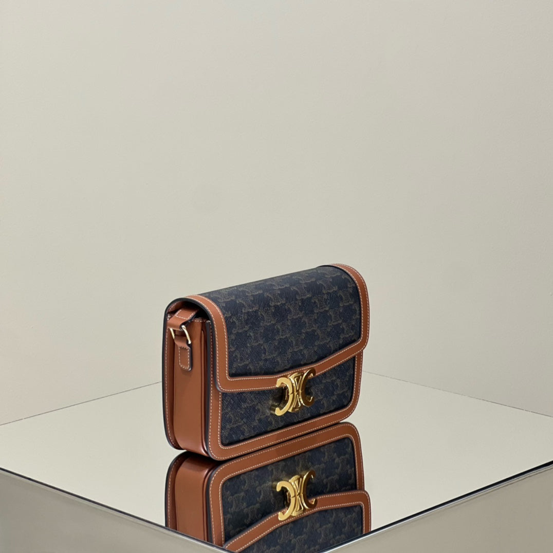 CLASSIQUE TRIOMPHE 22 CALFSKIN BLACK BROWN