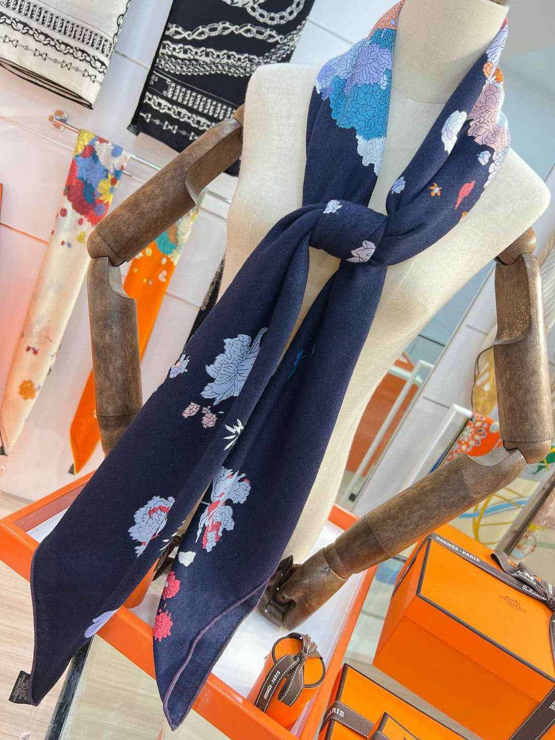 HERMES 25S SCARF 140 IN SILK 724765