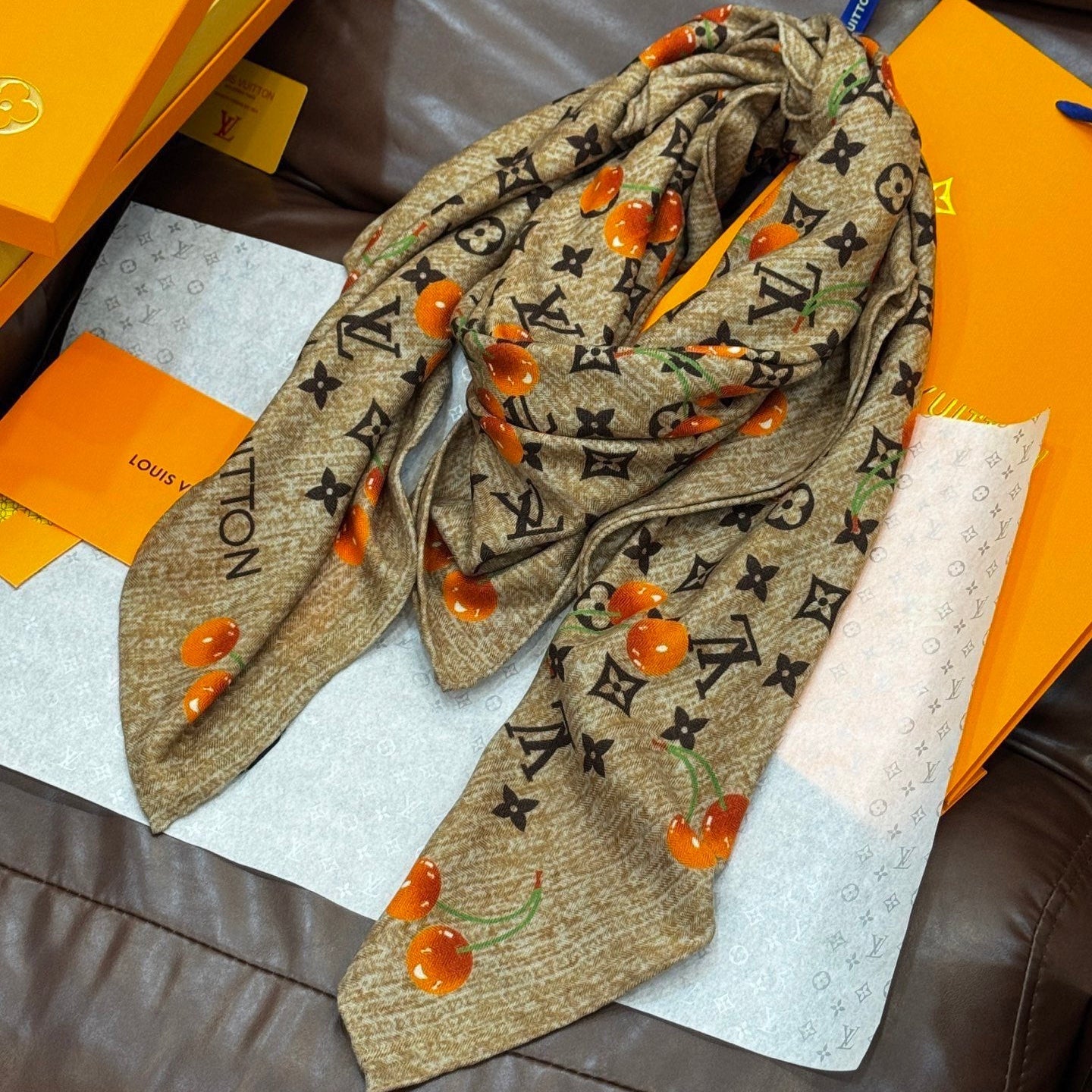 LV 26S SCARF 140 IN CASHMERE AND SILK 281176