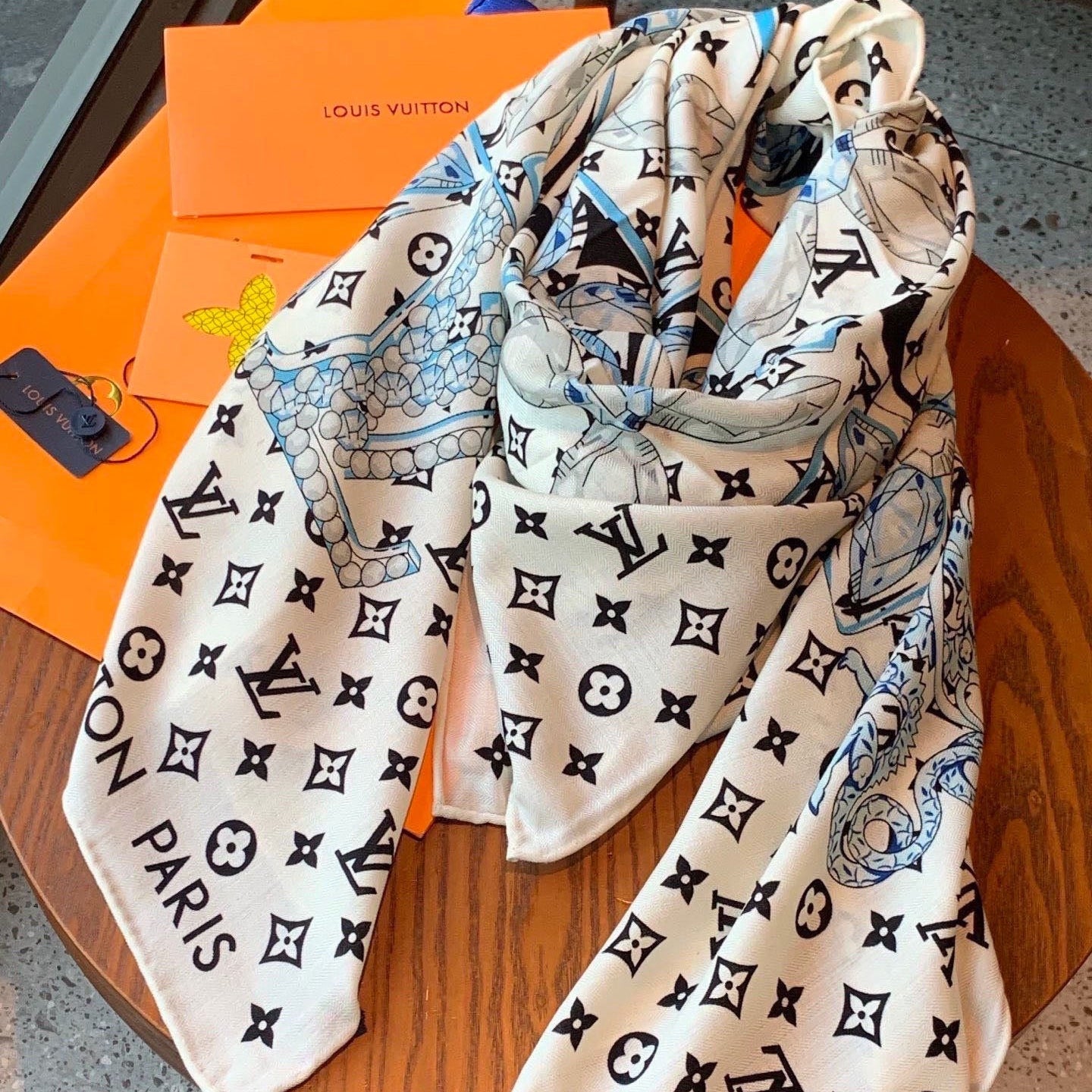LV 26S SCARF 135 IN CASHMERE AND SILK 316755