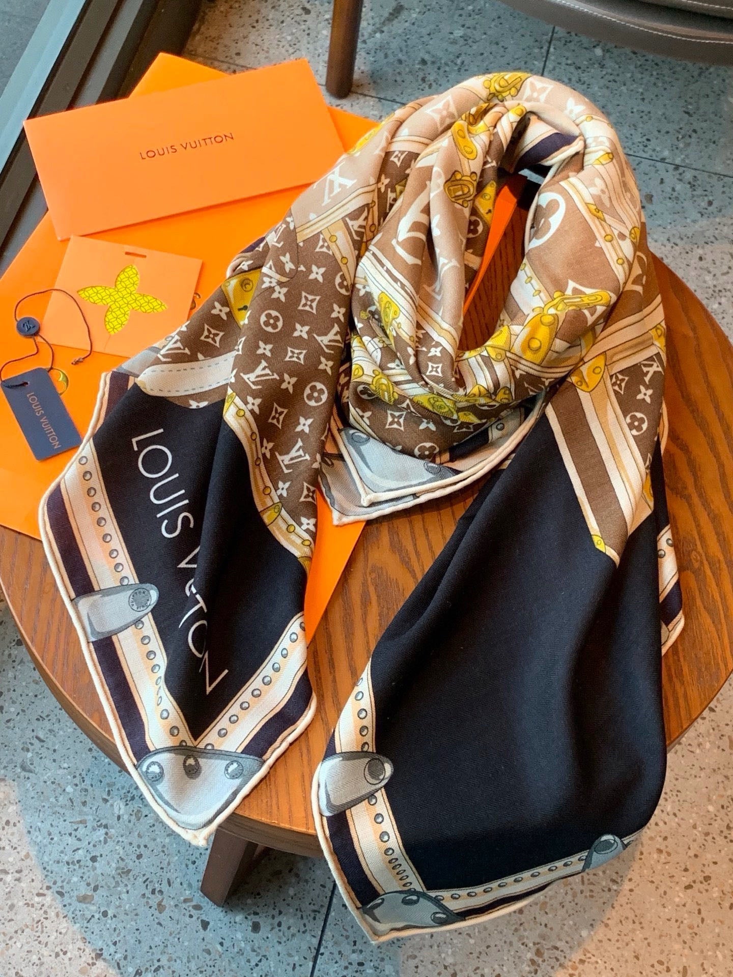 LV 26S SCARF 135 IN CASHMERE AND SILK 320939