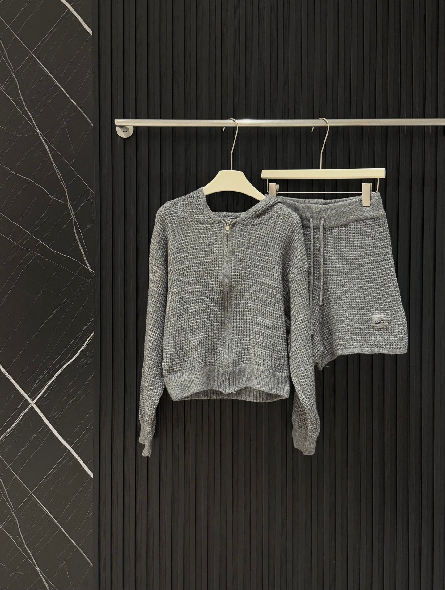 ALO KNIT CARDIGAN & SHORTS SET STYLE 33