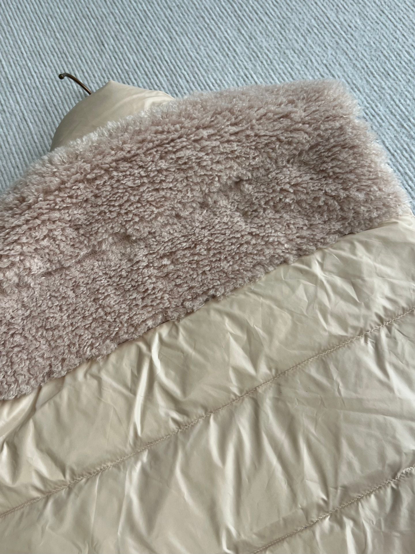 MONCLER 25S DOWN VEST IN LIGHT PINK 044