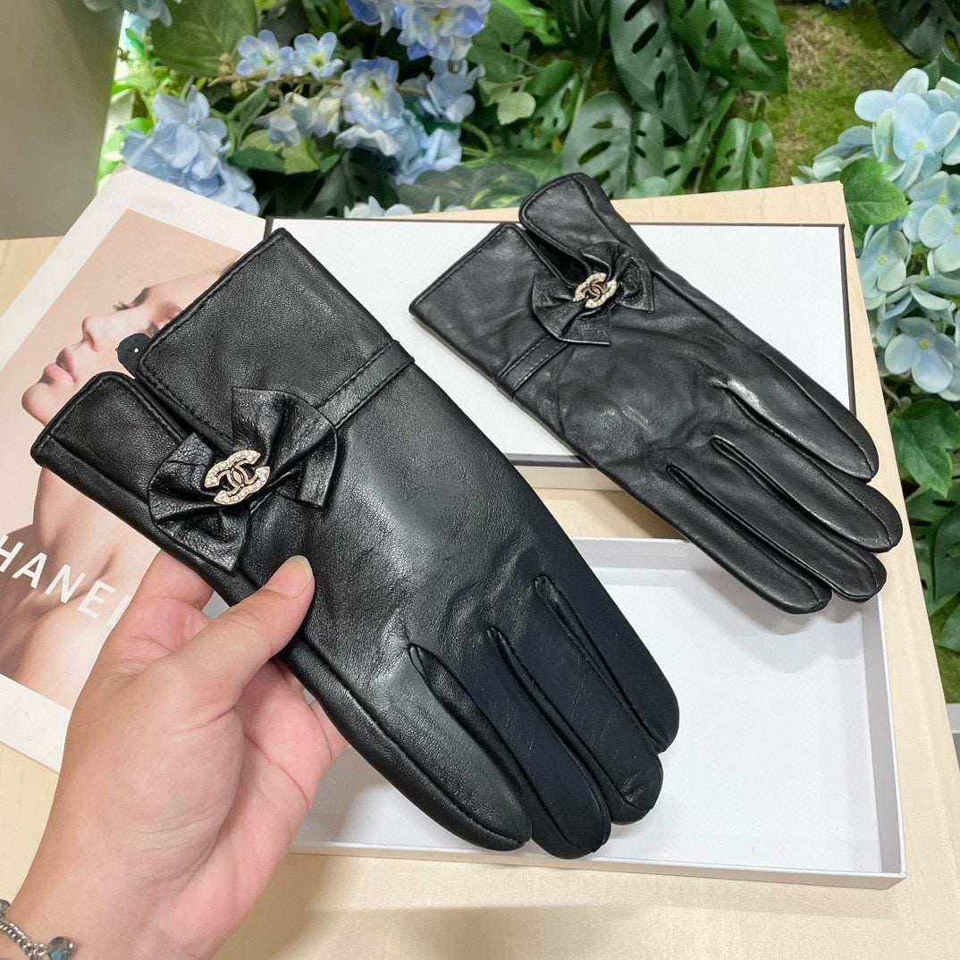 GLOVES IN BLACK LAMBSKIN 464978