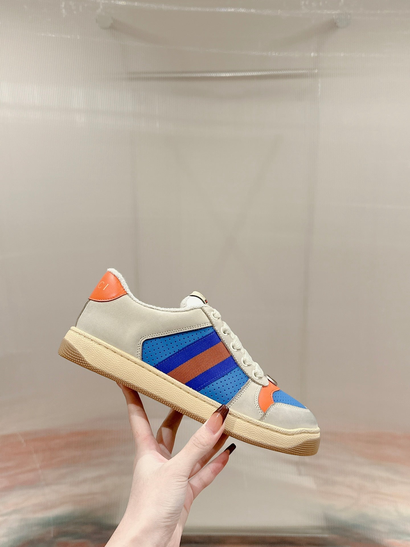GUCCI 26S SCREENER SNEAKER IN LIGHT BEIGE MIX BLUE LEATHER