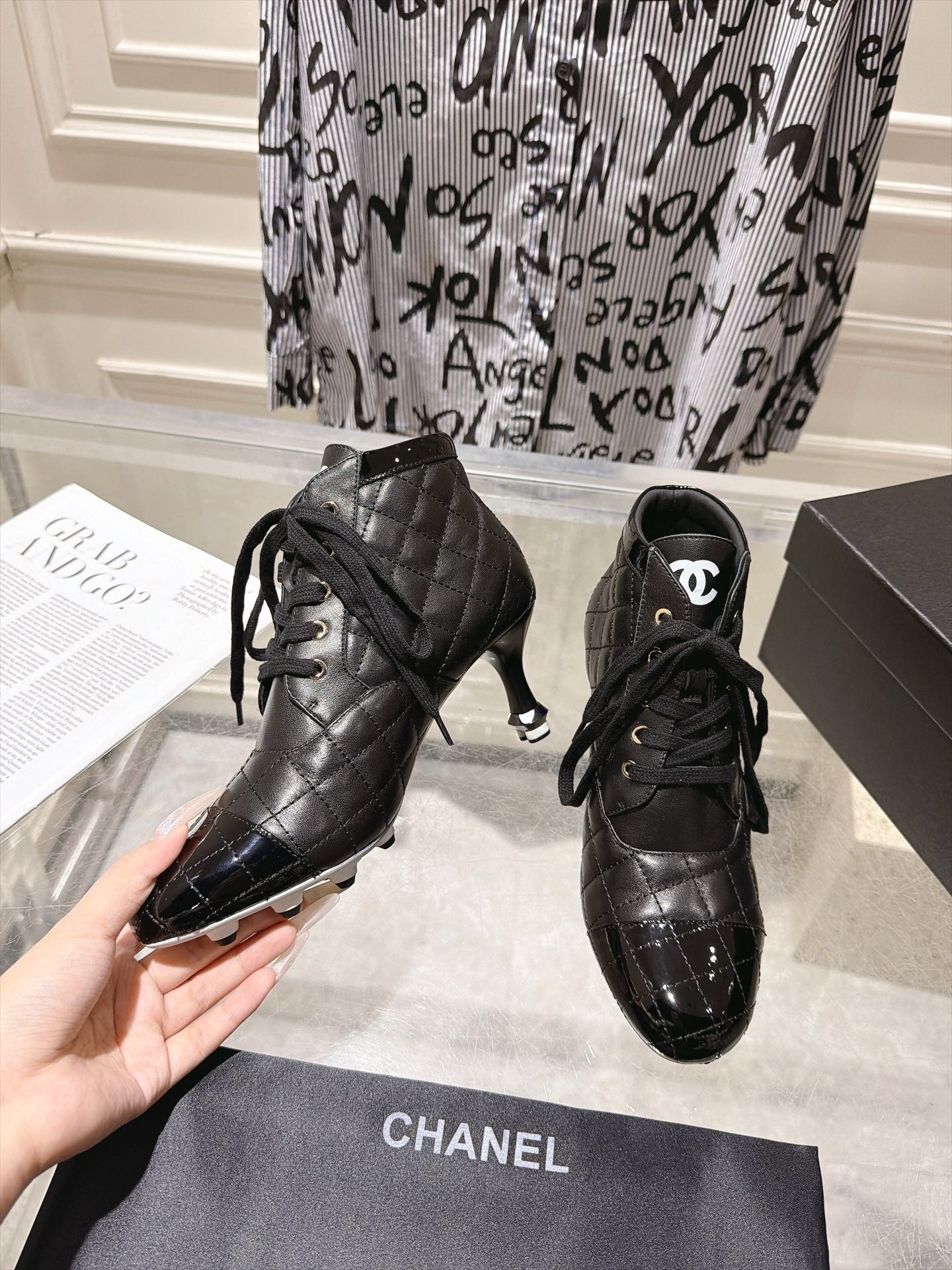 CHANEL 26S HIGH HEEL KNEE HIGH BOOTS 70 MM IN BLACK LAMBSKIN AND PATENT CALFSKIN
