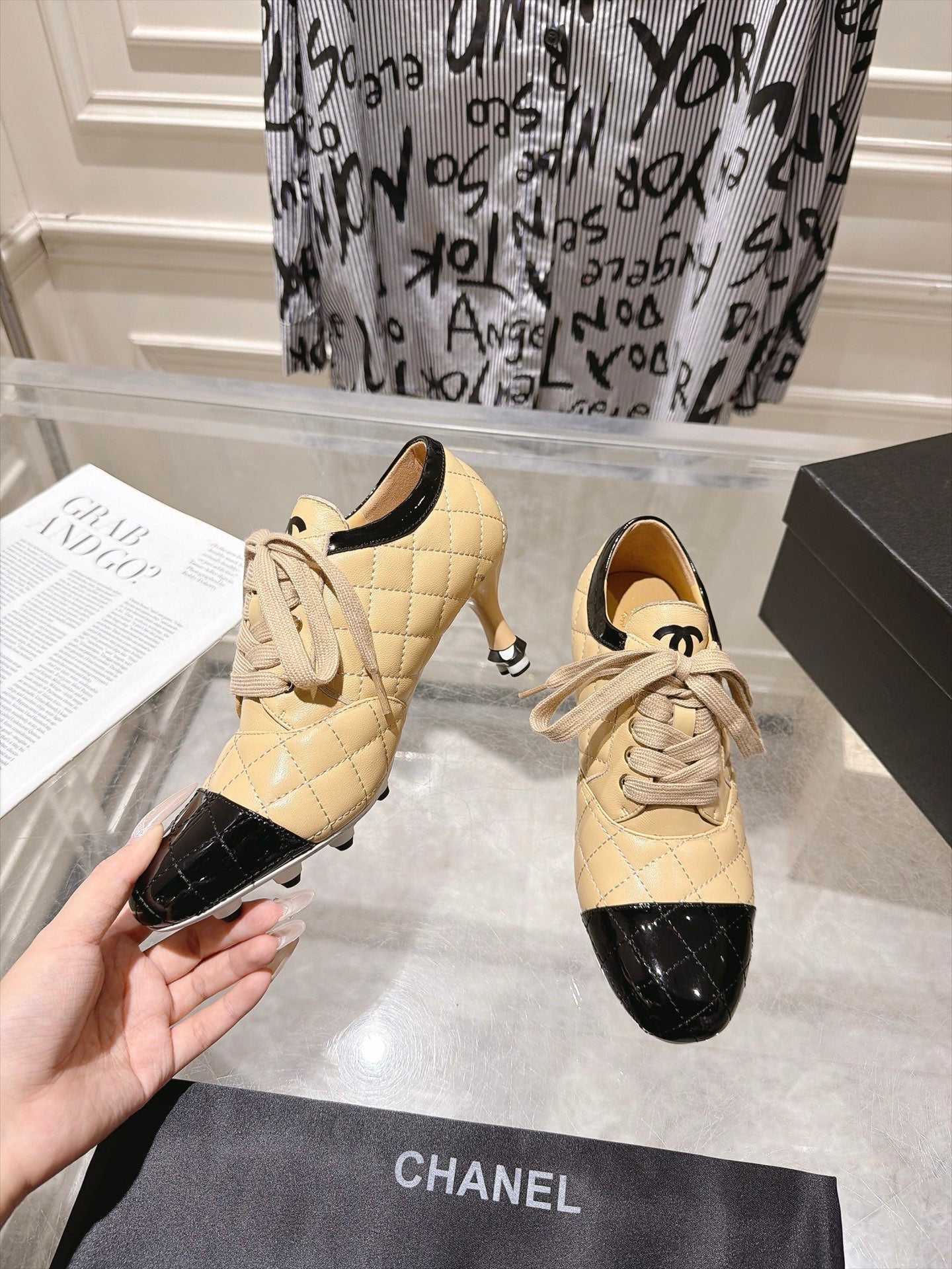 CHANEL 26S HIGH HEEL ANKLE BOOTS 70 MM IN BEIGE LAMBSKIN AND BLACK PATENT CALFSKIN