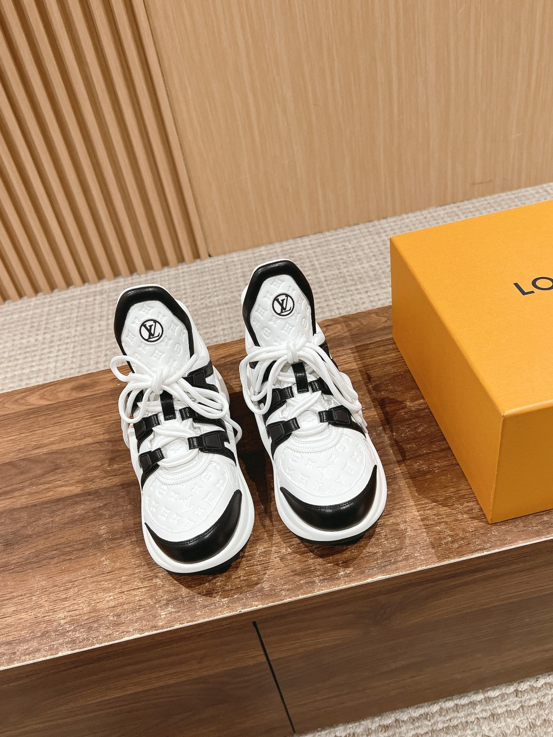 LV ARCHLIGHT SNEAKER IN WHITE MIX BLACK EMBOSSED CALFSKIN