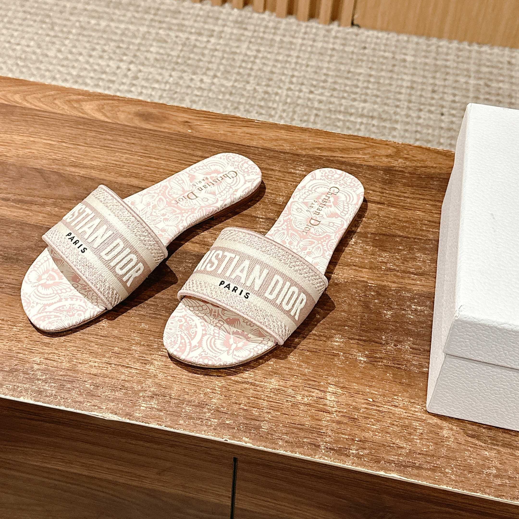 DIOR 26S D-CLUB EMBROIDERED SLIDES IN PINK TOILE DE JOUY