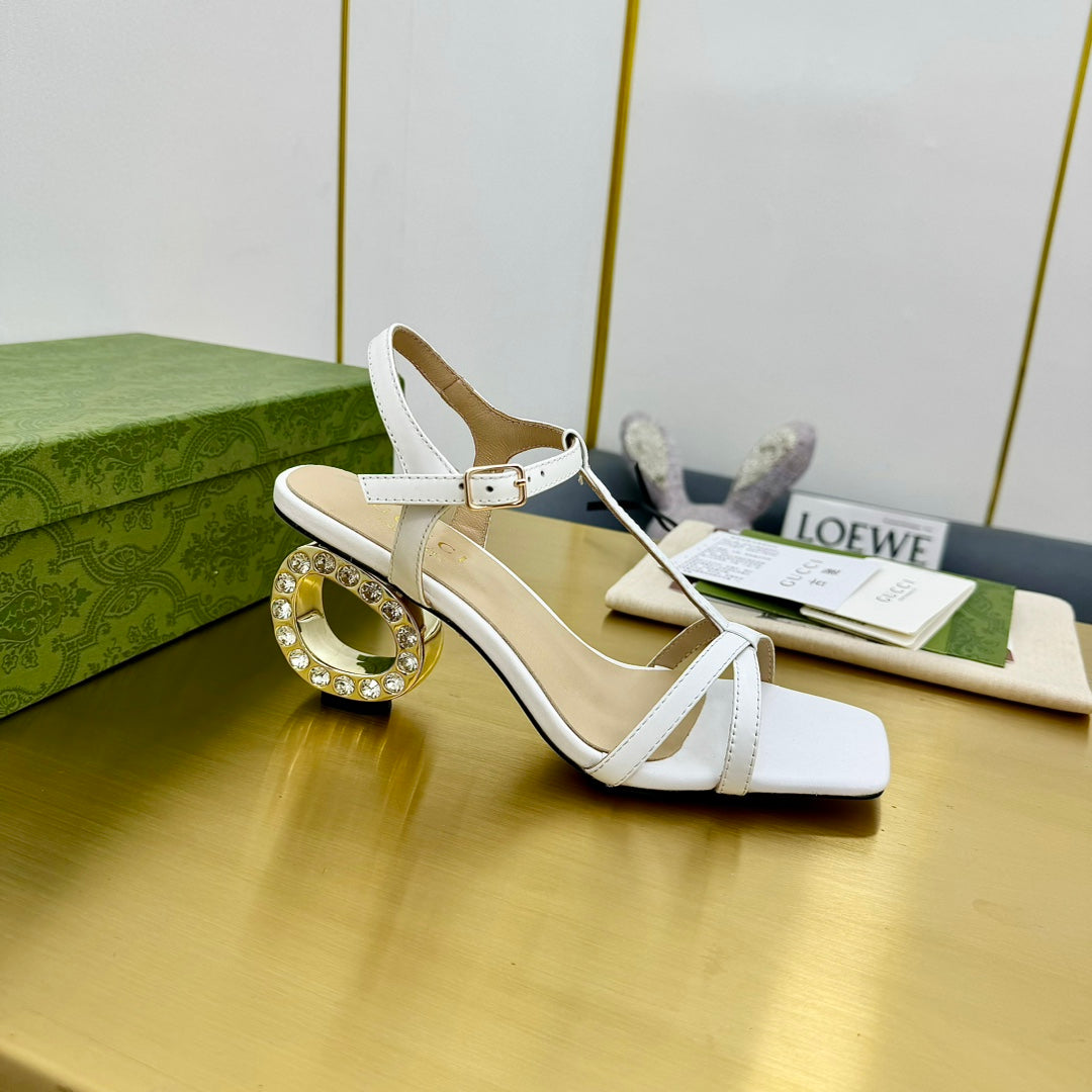 MEDIUM-HEEL SANDAL IN WHITE CALFSKIN GOLD HARDWARE WITH RHINSTONES
