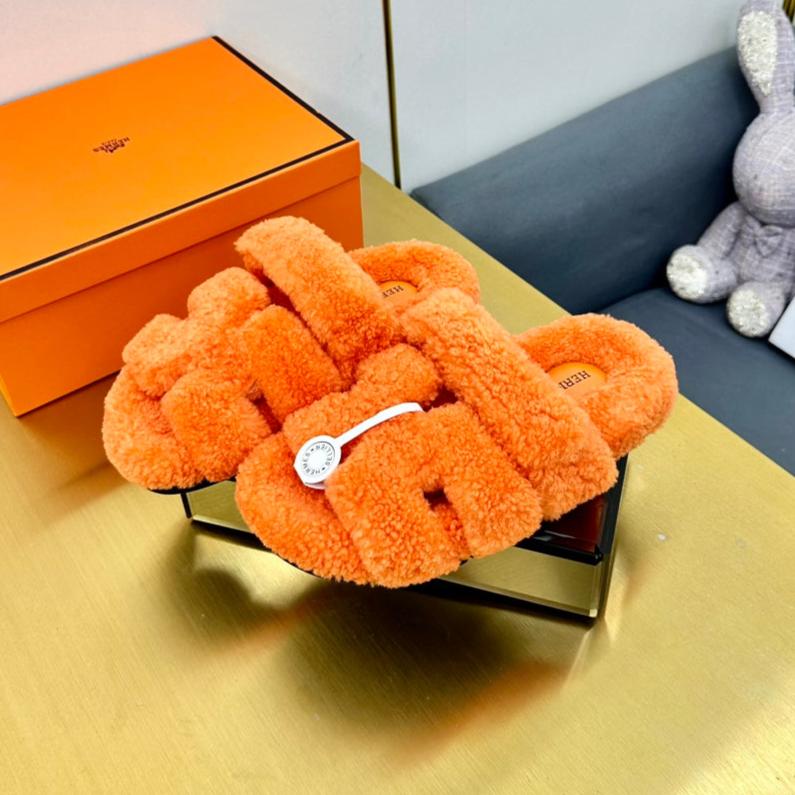 CHYPRE SANDAL IN SPANISH ORANGE SHEARLING