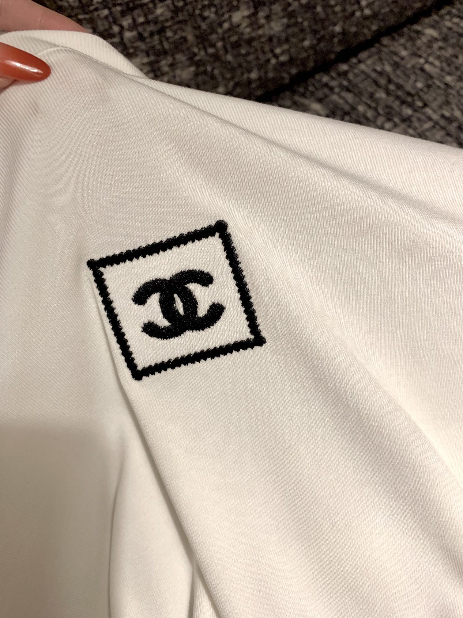 CHANEL 25S LONG SLEEVE T SHIRT STYLE 104