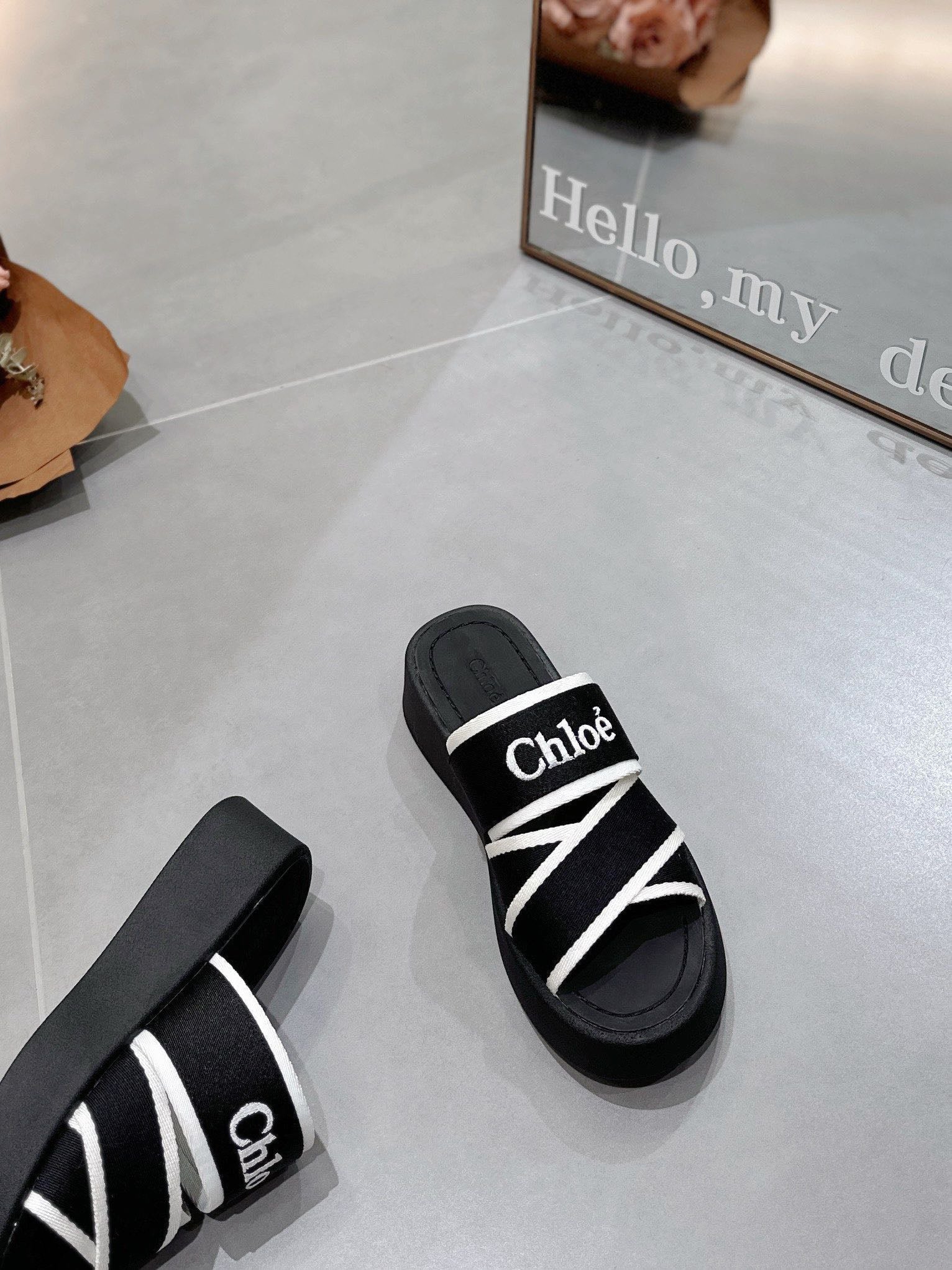 CHLOÉ PLATFORM SANDALS IN BLACK MIX WHITE DENSITY KNIT