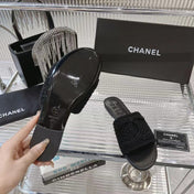 SLIPPERS BLACK SHEEPSKIN