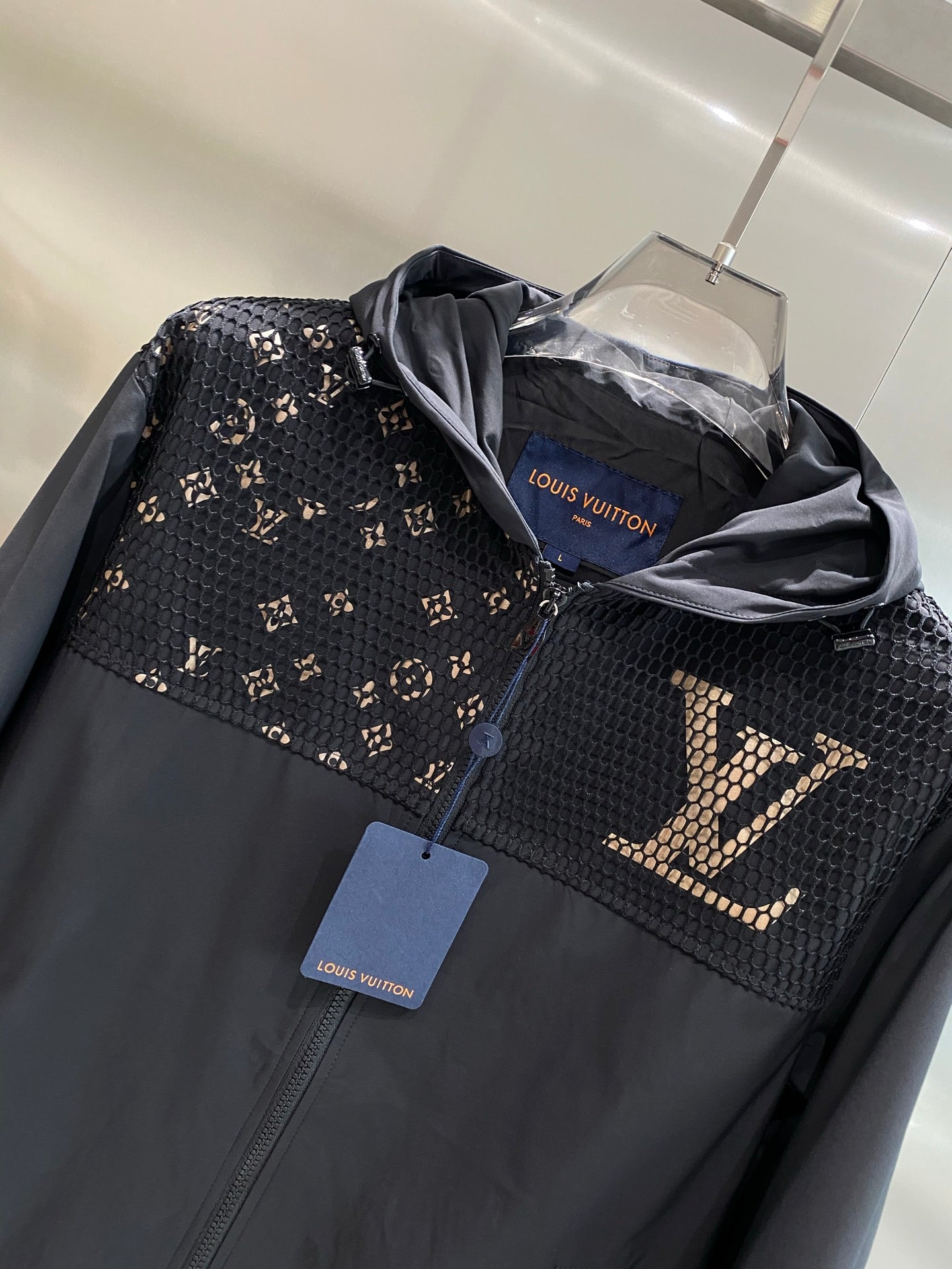 LV HOODED JACKET BLACK 238903