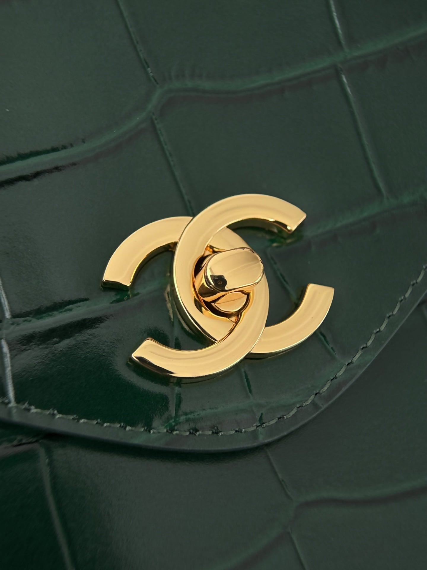 CHANEL 26S SHOPPING TOTE BAG 46 IN DARK GREEN CROC-EMBOSSED CALFSKIN