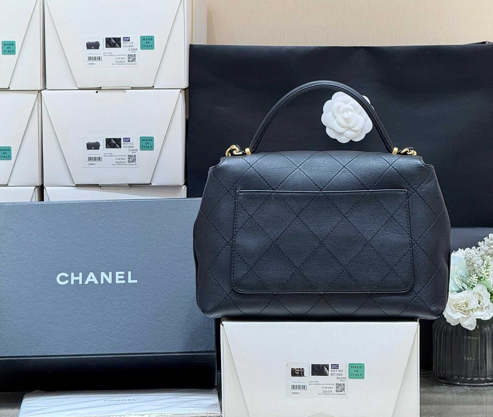 CHANEL 25S MEDIUM FLAP BAG 28 IN BLACK CALFSKIN GOLD HARDWARE