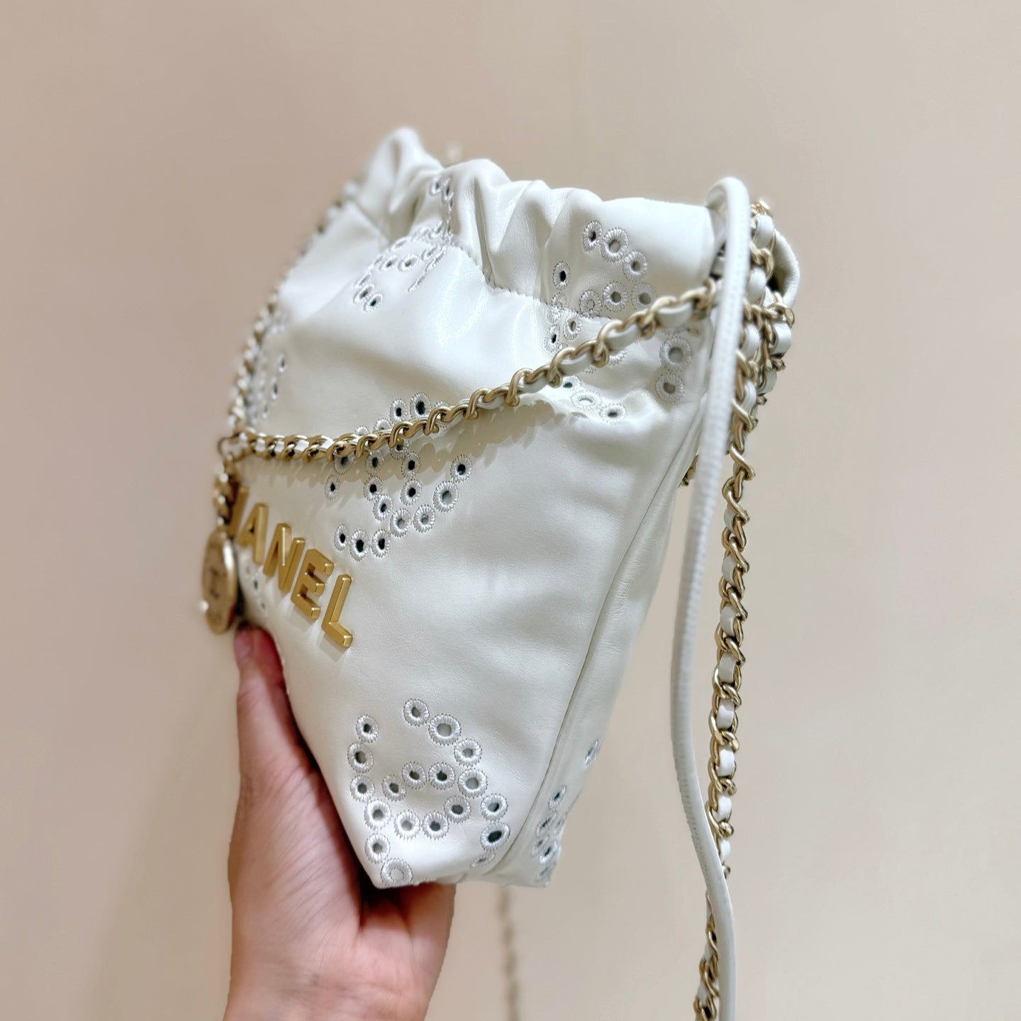 25S CHANEL MINI BAG 20 IN  IVORY LAMBSKIN