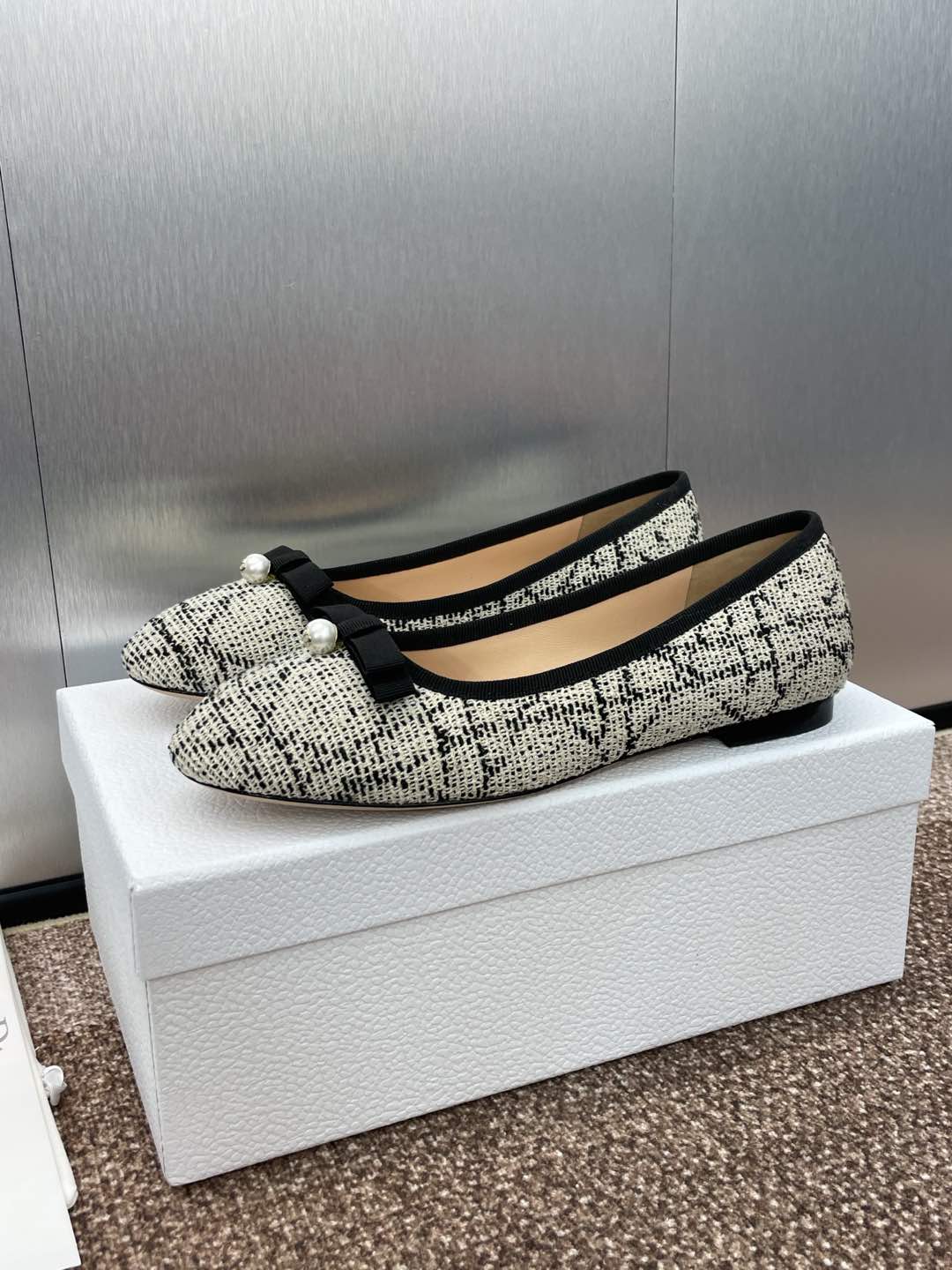 BALLET FLAT IN WHITE MIX BLACK EMBROIDERED CANNAGE TWEED