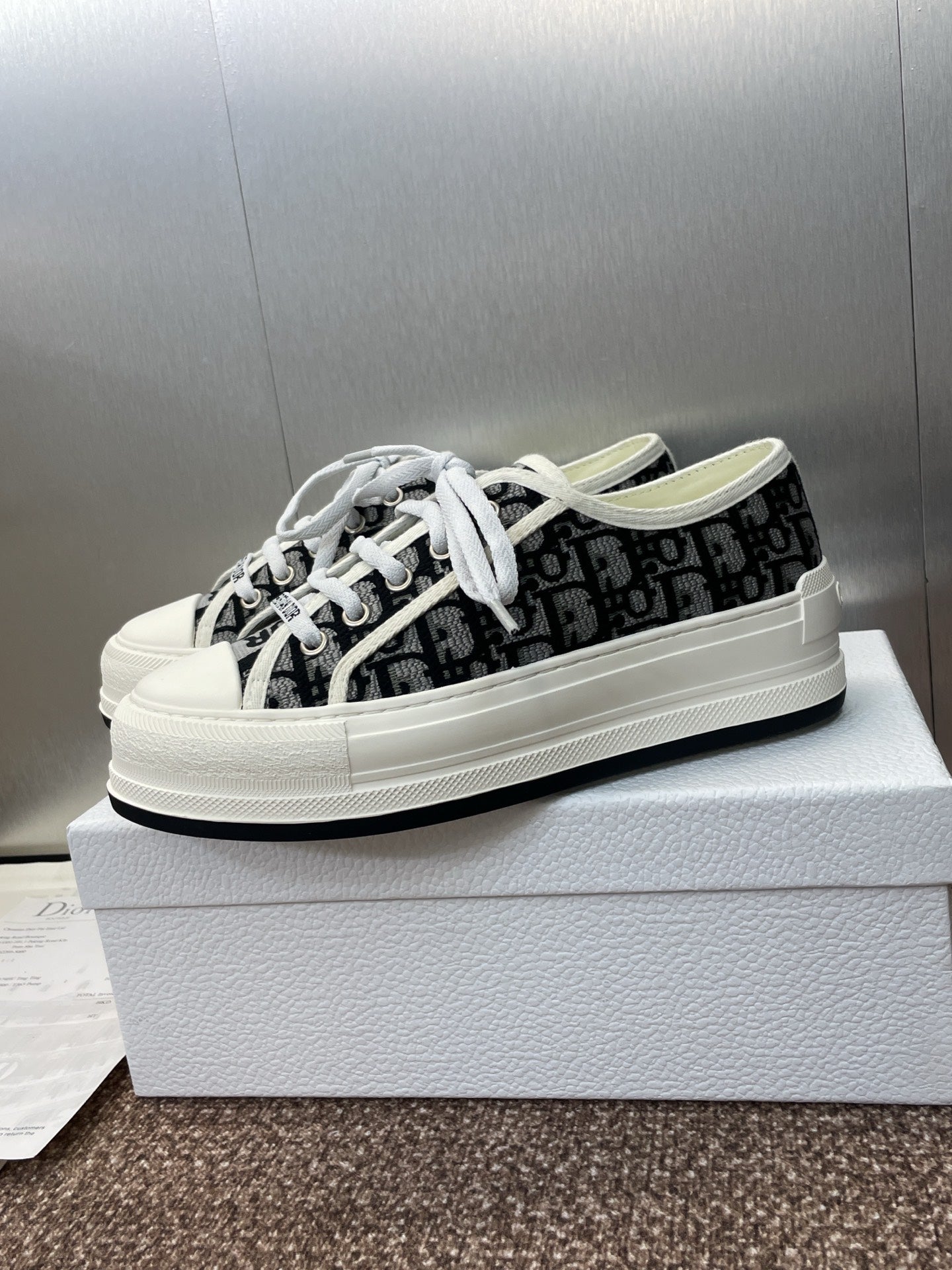 DIOR 25S WALK'N' SNEAKER IN DARK GREY DIOR OBLIQUE EMBROIDERED COTTON