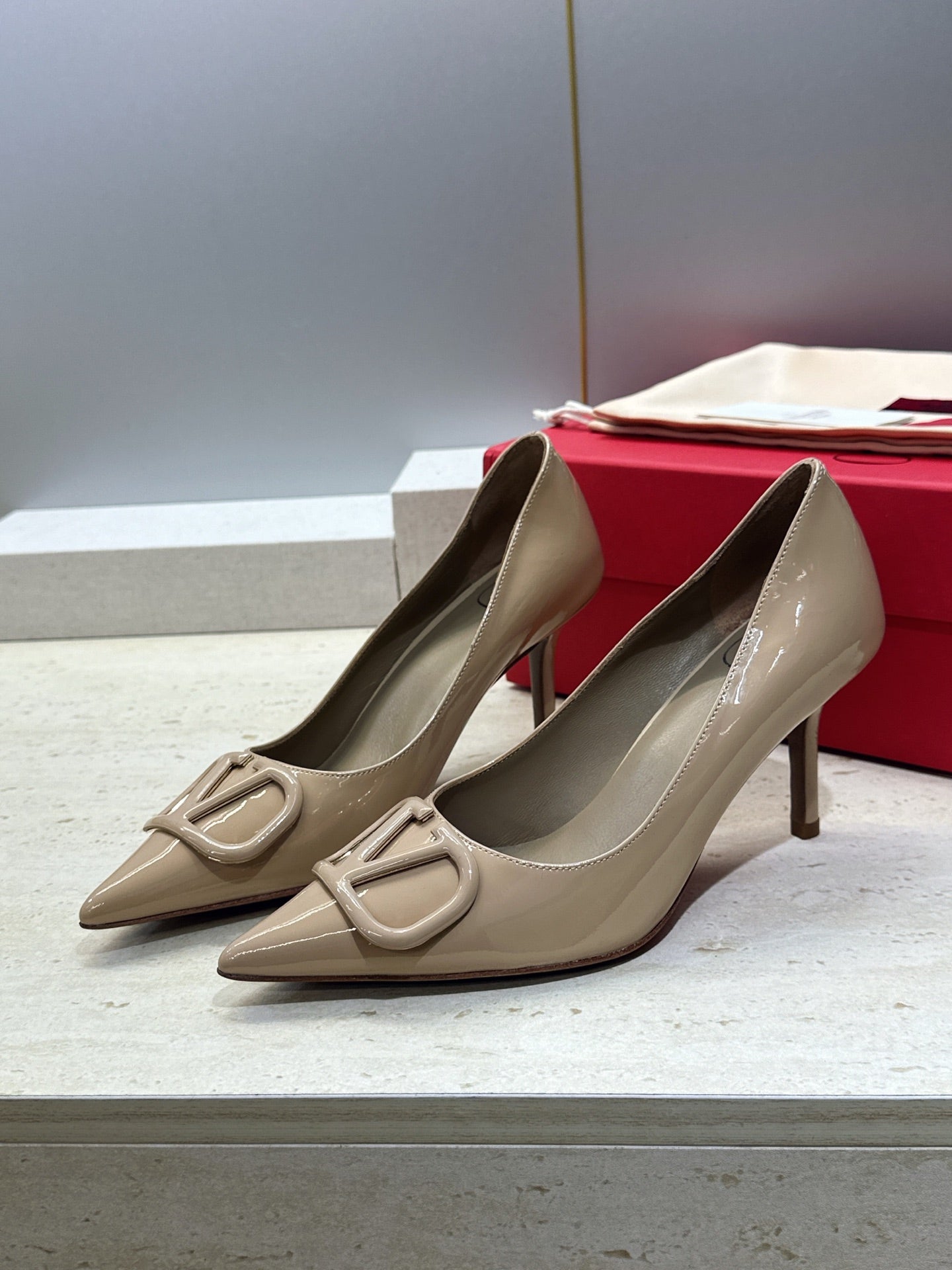 VALENTINO 26S HIGH HEELS 80 MM IN BEIGE PATENT CALFSKIN