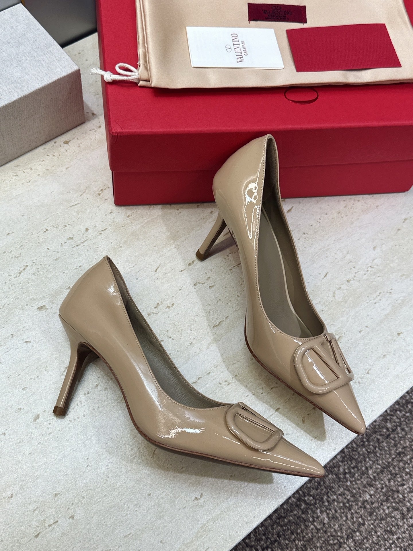VALENTINO 26S HIGH HEELS 80 MM IN BEIGE PATENT CALFSKIN