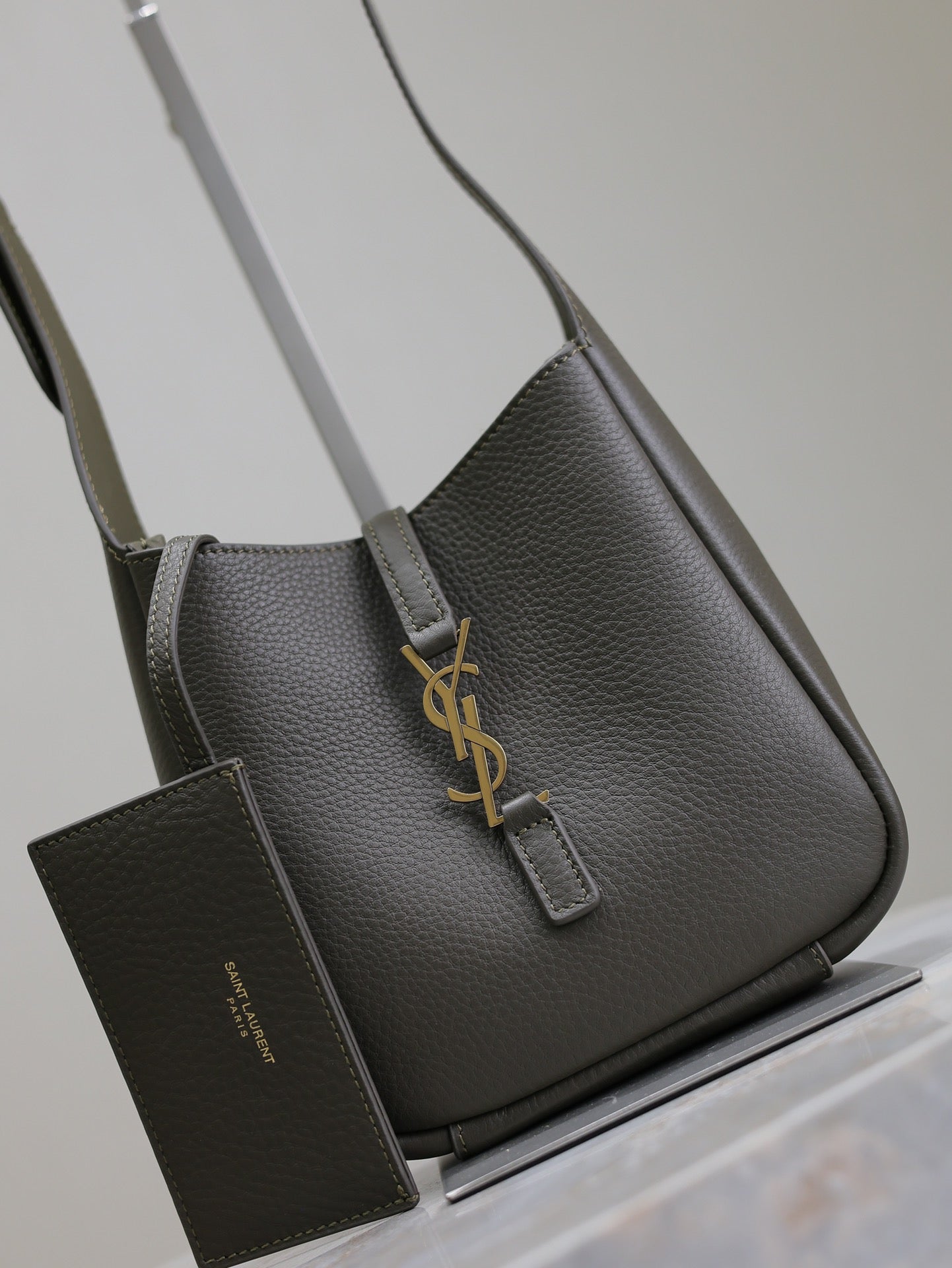 YSL 25S LE 5 À 7 BAG 16 IN LIGHT MUSK GRAINED CALFSKIN GOLD HARDWRE