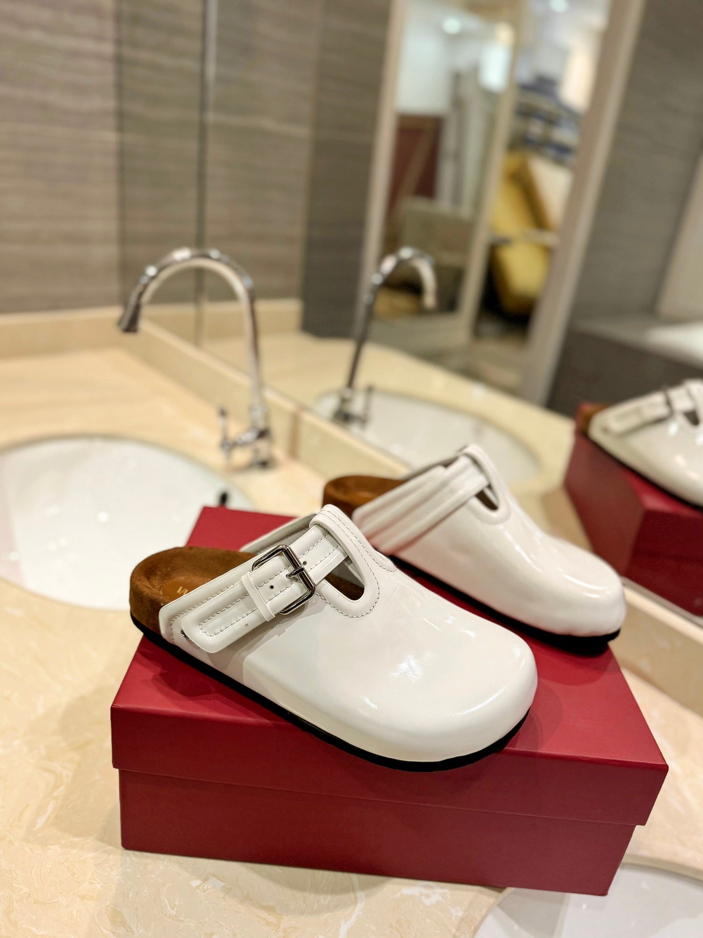 VALENTINO 26S FLAT MULES IN WHITE PATENT CALFSKIN
