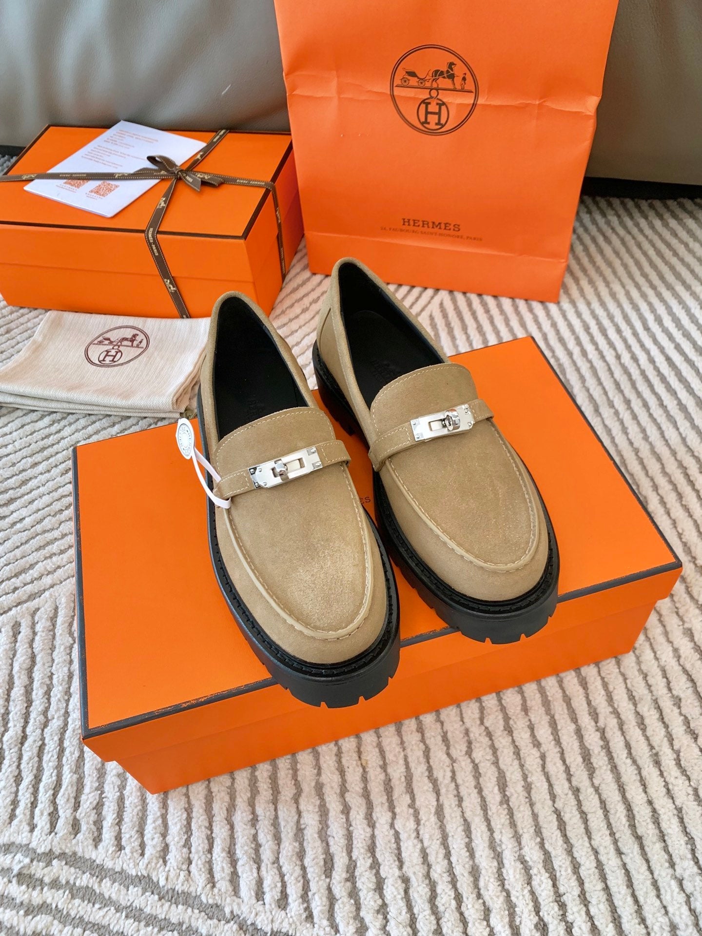 ICONE LOAFER IN TORTILLA BROWN SUEDE