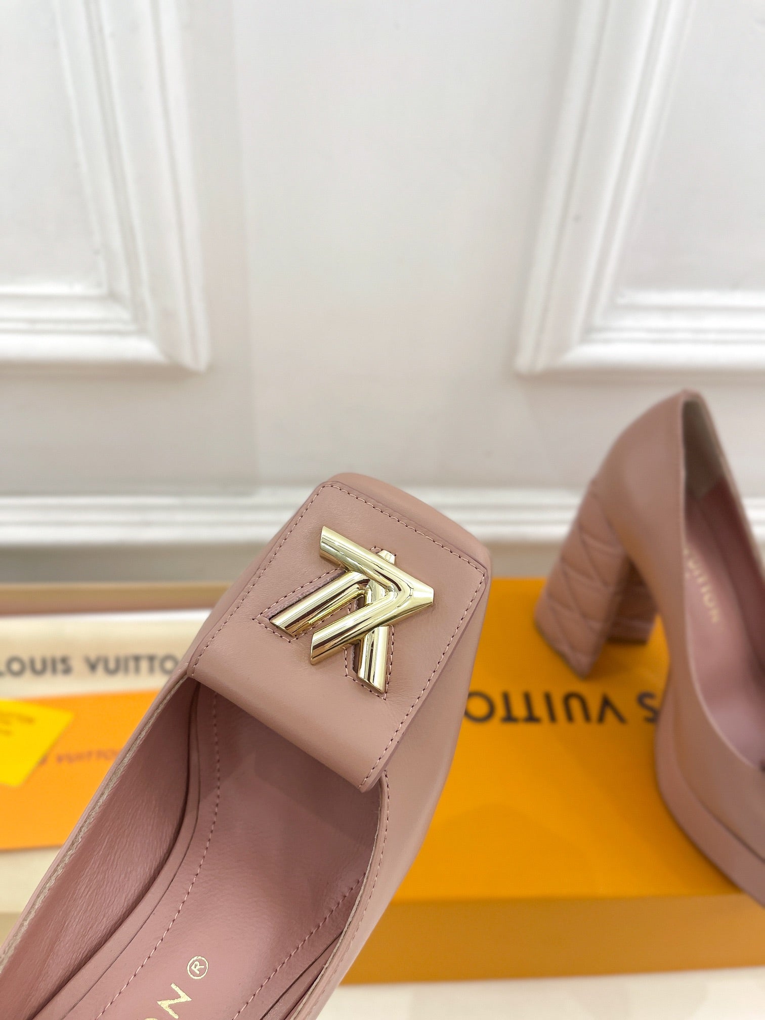 SHAKE MARY JANE HIGH HEEL 12 CM IN CREPE PINK CALFSKIN
