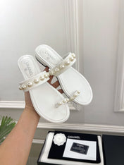 CHANEL 26S THONG SANDALS IN WHITE LAMBSKIN WITH PEARL EMBELLISHMENTS