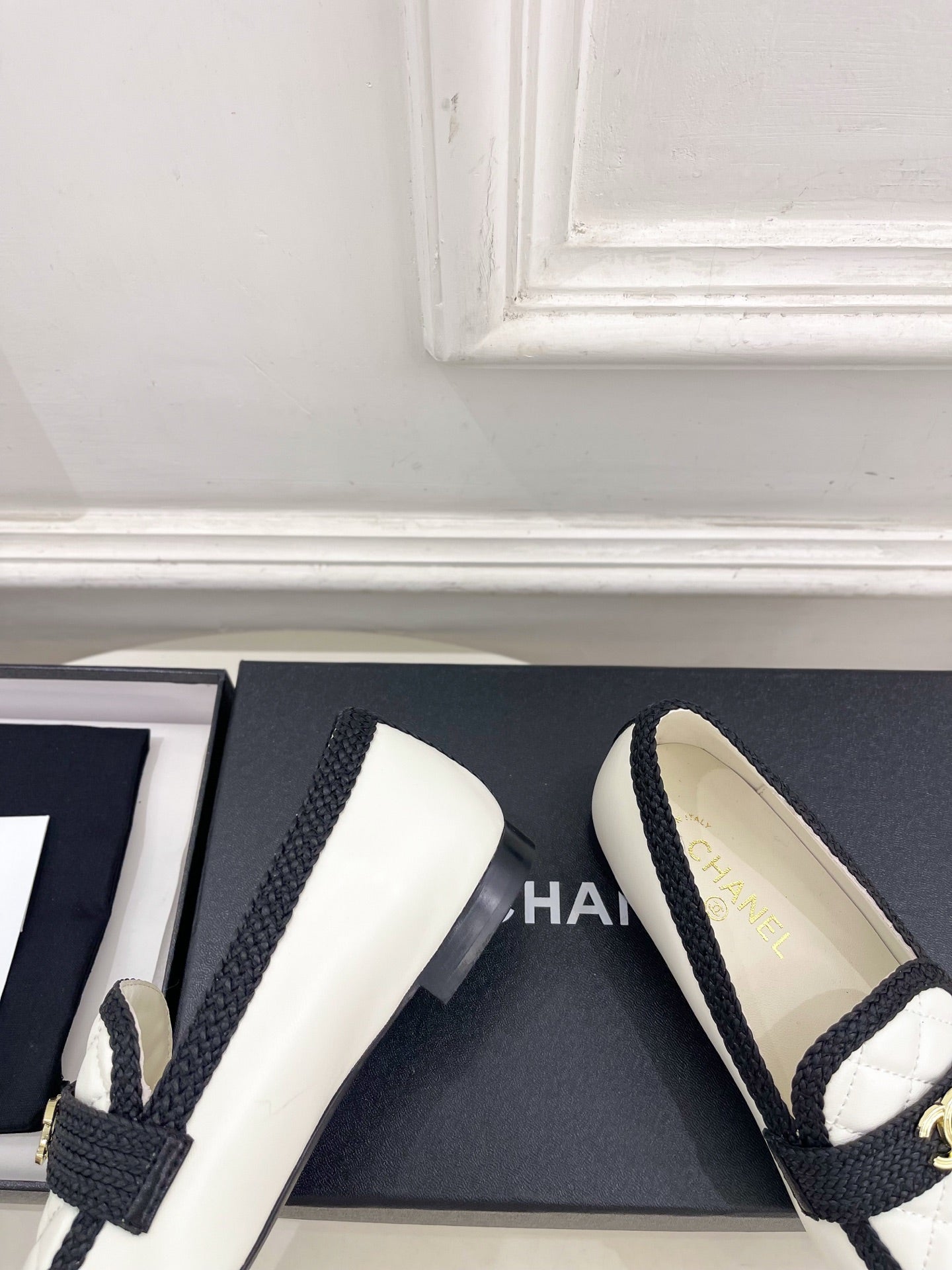 CHANEL 26S LOAFER MULES IN WHITE LAMBSKIN AND BLACK FABRIC